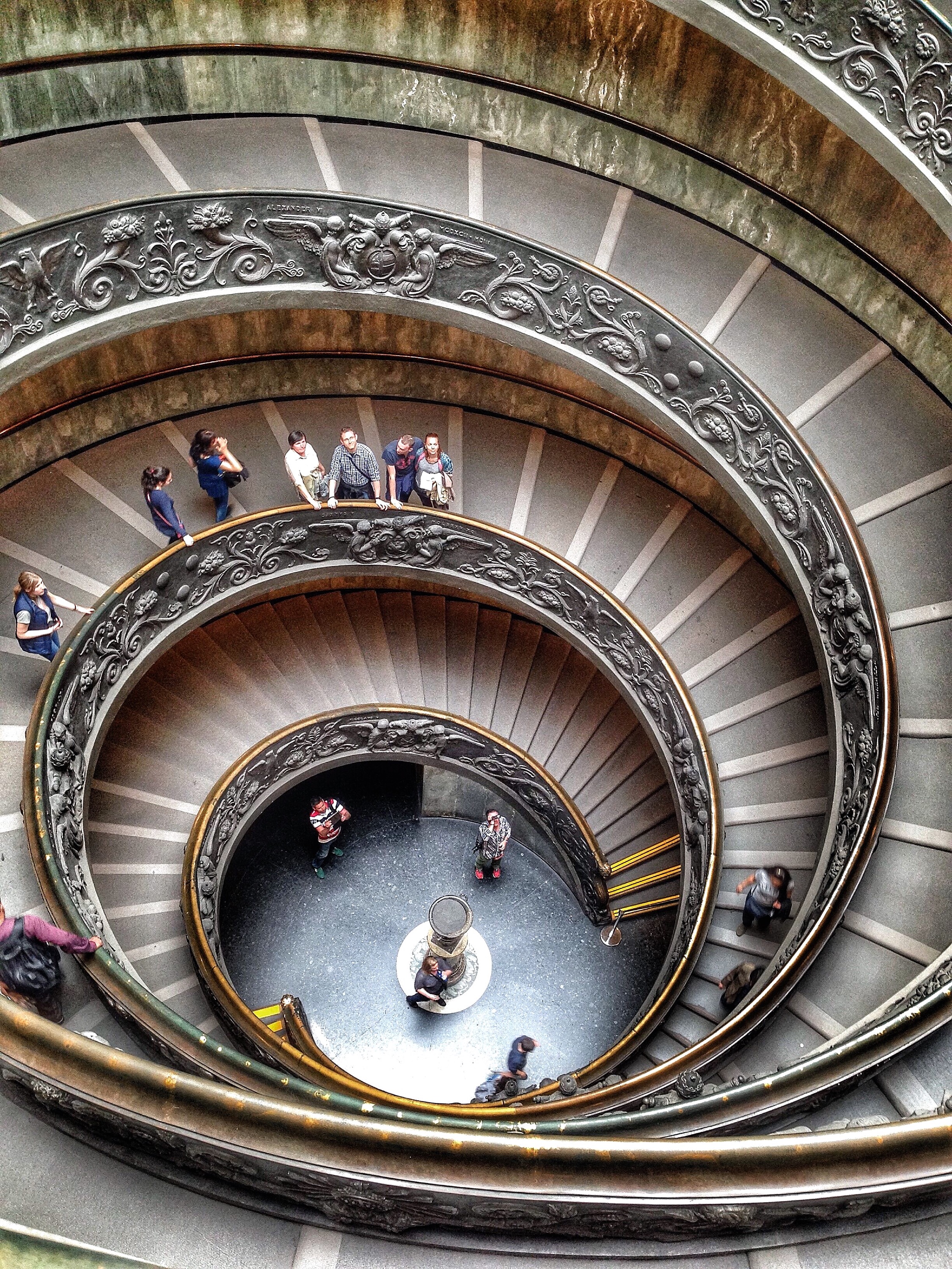 top-5-museums-in-the-world-the-Vatican-Italy-staircase-double-helix